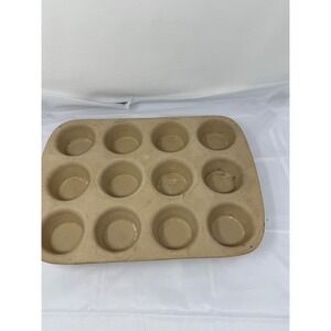 The Pampered Chef Family Heritage Stoneware 12 Cup Muffin Pan Beige USA Made